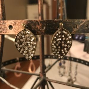 Beautiful leaf earrings with rhinestones